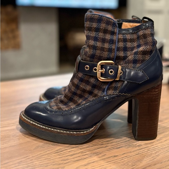 Mellow Yellow Heeled Boots - Picture 4 of 16